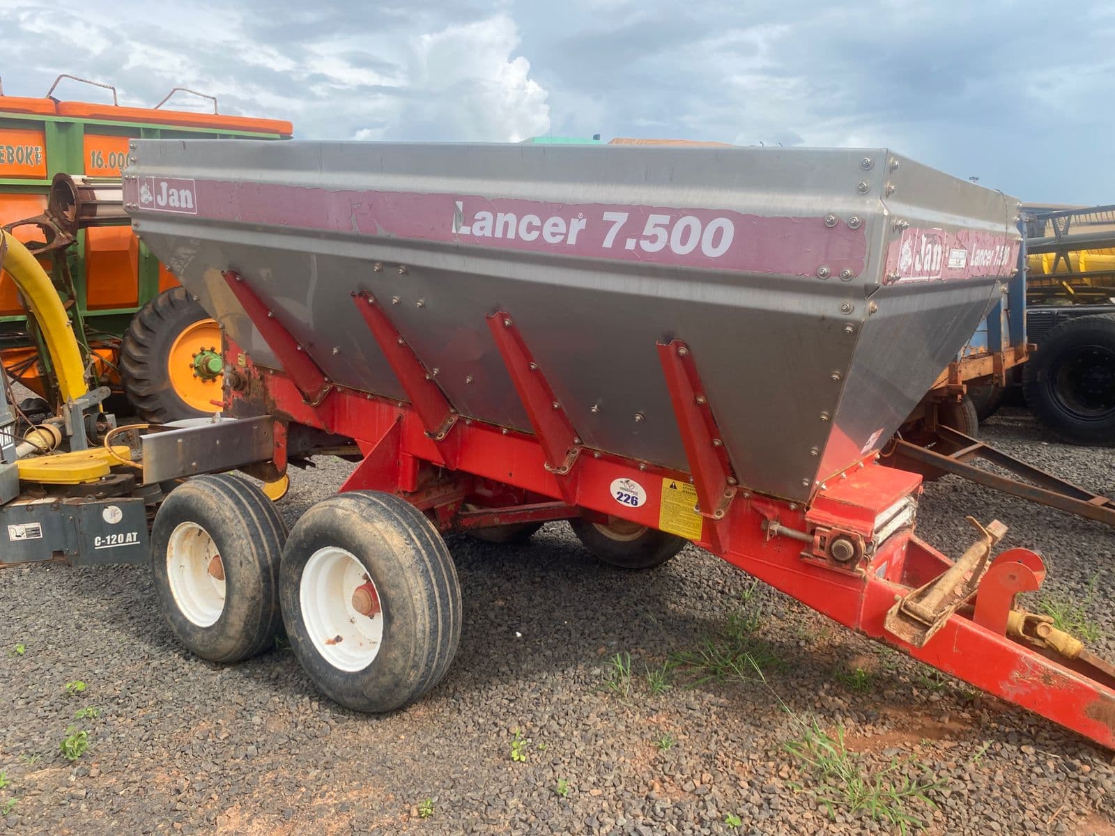 Distribuidor de Sólidos Lancer 7.500