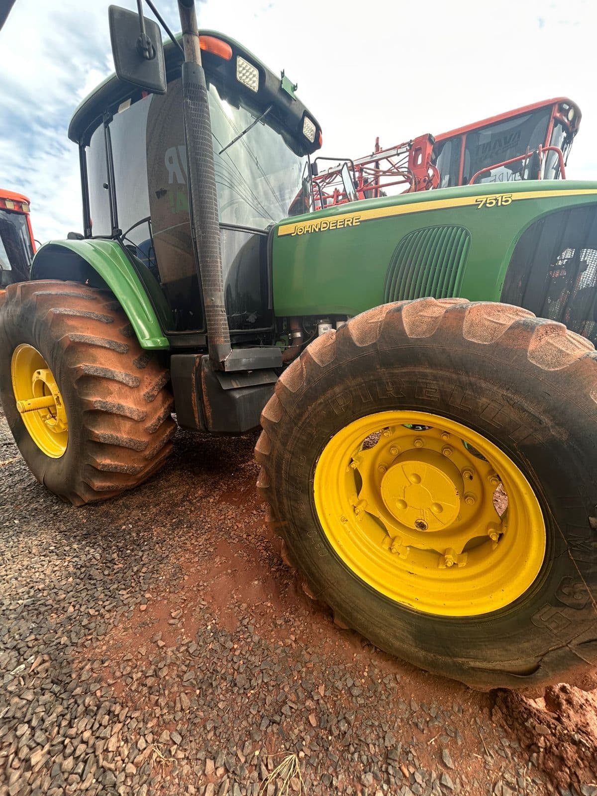 Trator 7715 - 5